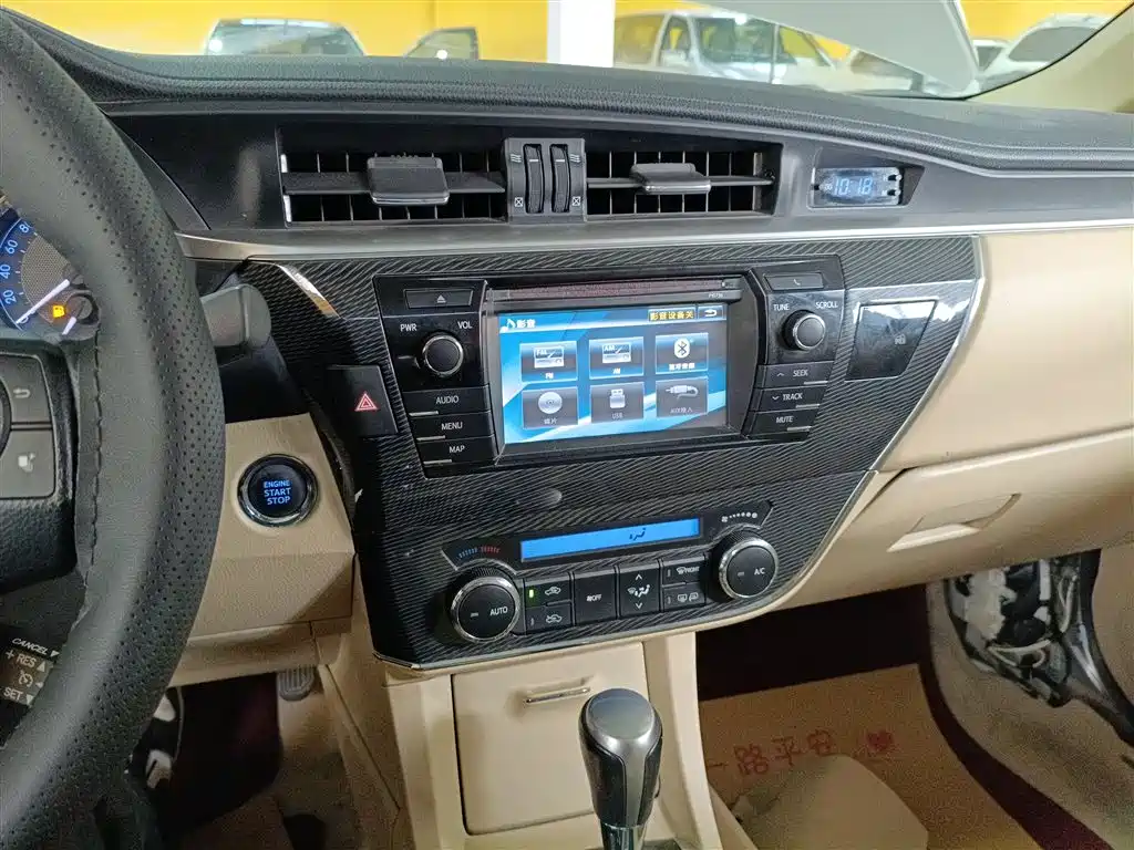 Toyota Corolla 2014 1.8L CVT Supreme Edition фото 9