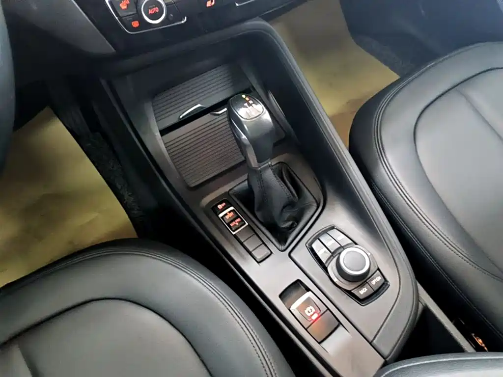 BMW X1 2018 sDrive18Li Fashion Model фото 14