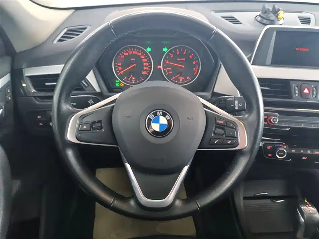 BMW X1 2018 sDrive18Li Fashion Model фото 11
