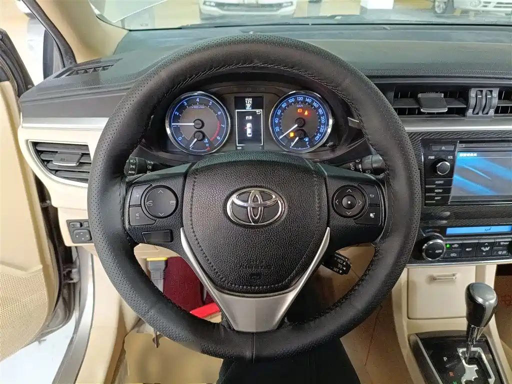 Toyota Corolla 2014 1.8L CVT Supreme Edition фото 7