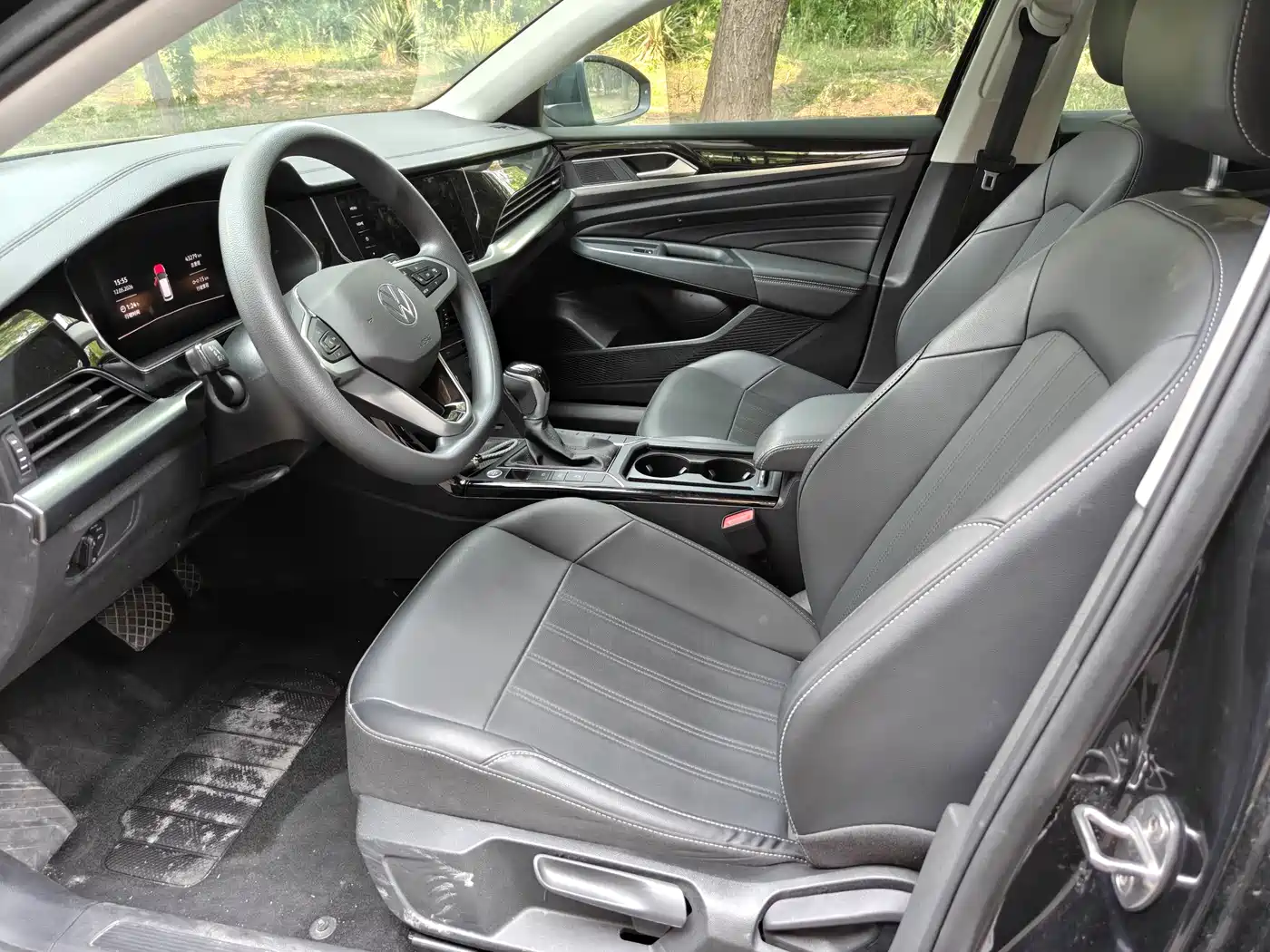 Volkswagen Passat 2024 280TSI Business Edition фото 17