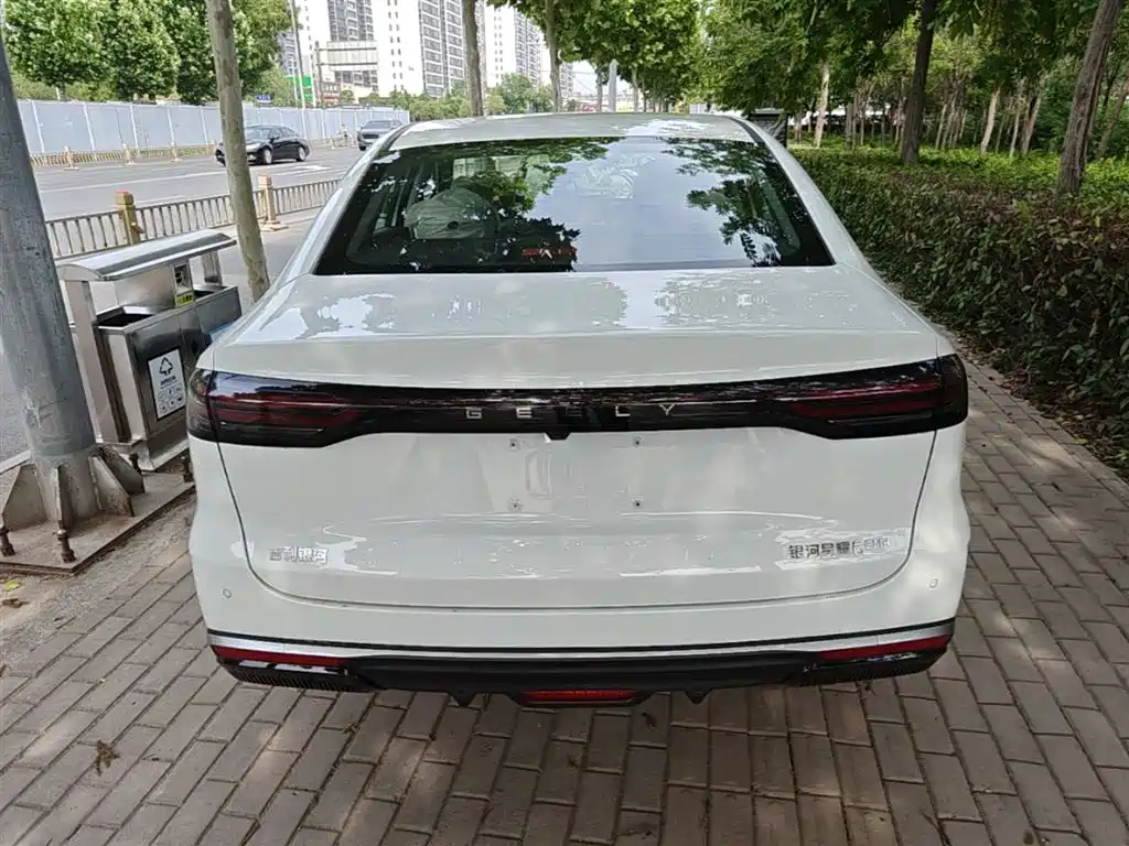 Geely Galaxy Galaxy Stellar 6 2025 60km Voyager Edition фото 6