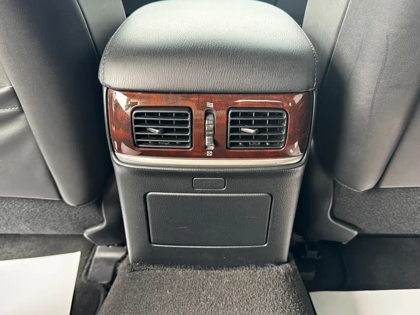 Infiniti Q70 2017 2017 Q70L 2.5L Enjoyment Edition