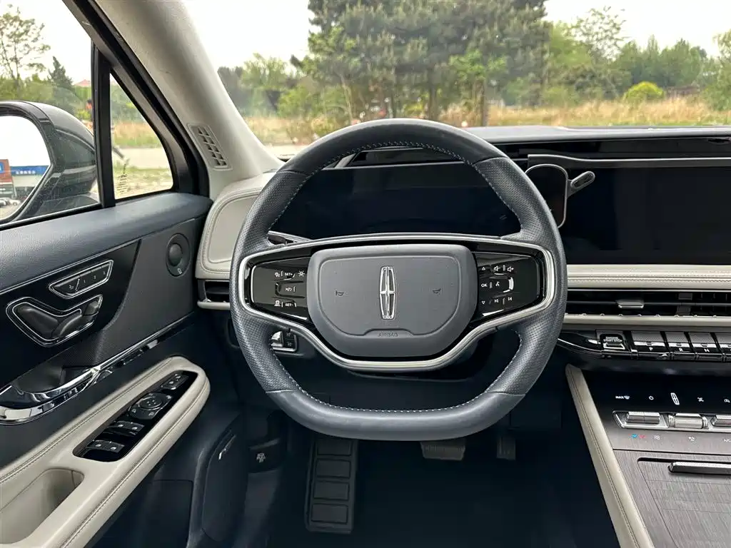 LINCOLN ADVENTURER