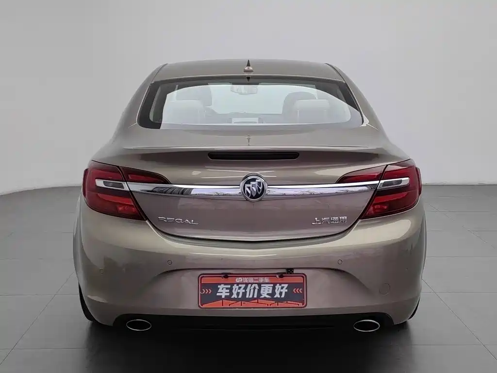 Photo 4 - Buick Regal