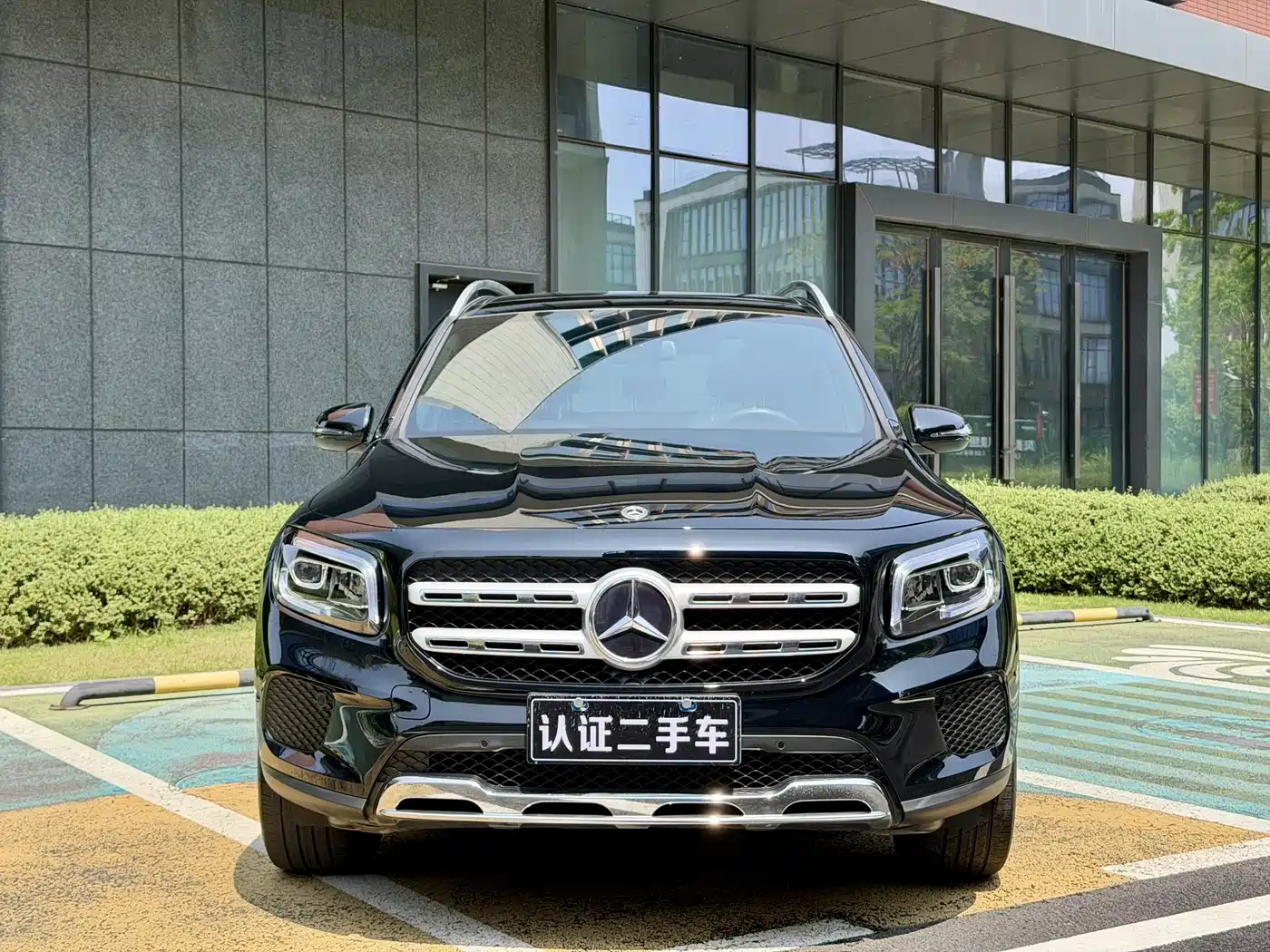 MERCEDES-BENZ GLB