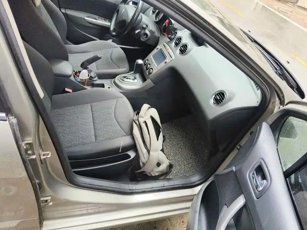 Peugeot 408 2012 2011 2.0L Automatic Comfort Edition