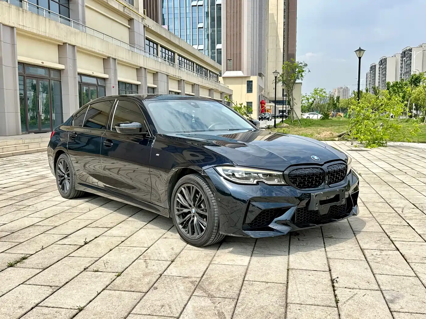 BMW 3 Series 2020 325Li M Sport Black Night Package фото 3