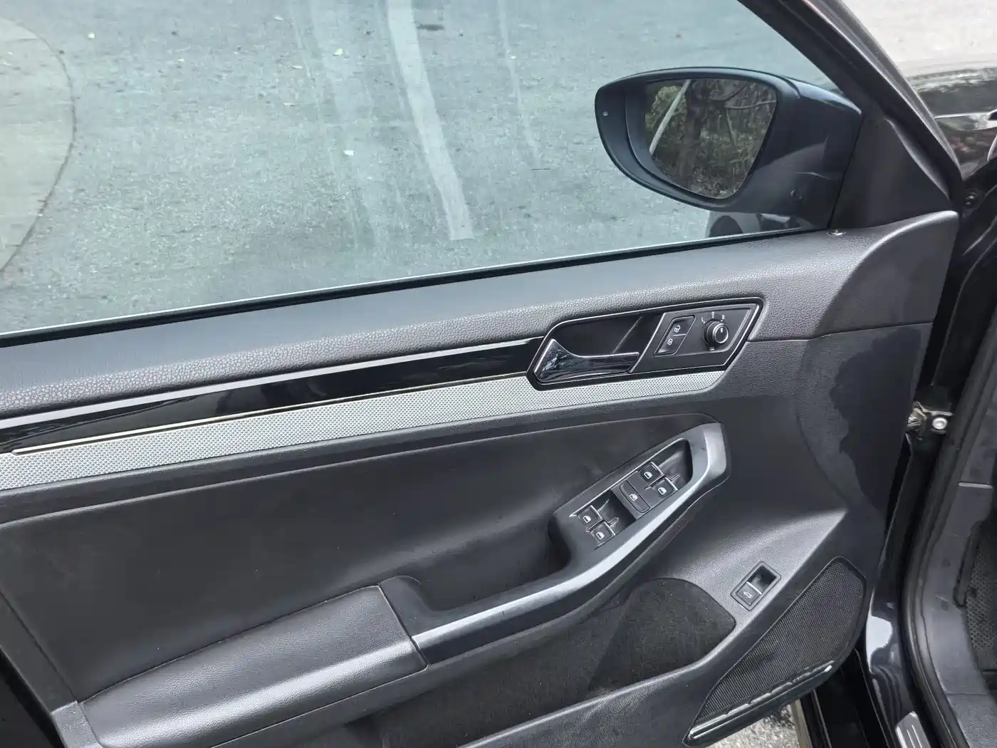 Volkswagen Sagitar 2017 1.6L Automatic Comfort фото 6