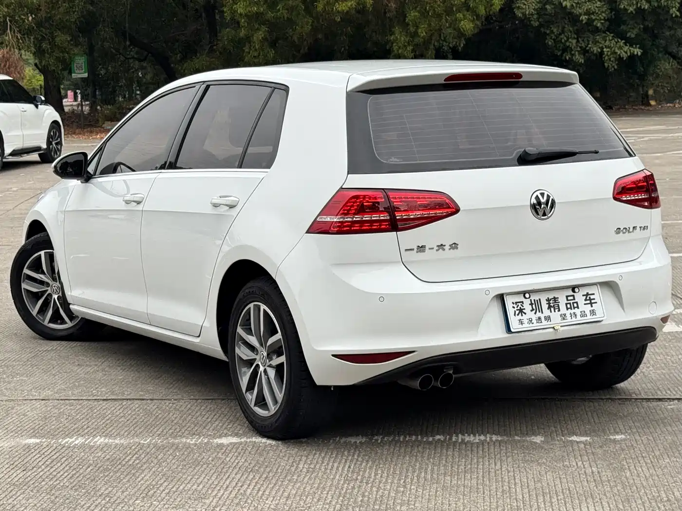 Volkswagen Golf 2016 230TSI Automatic Luxury фото 3