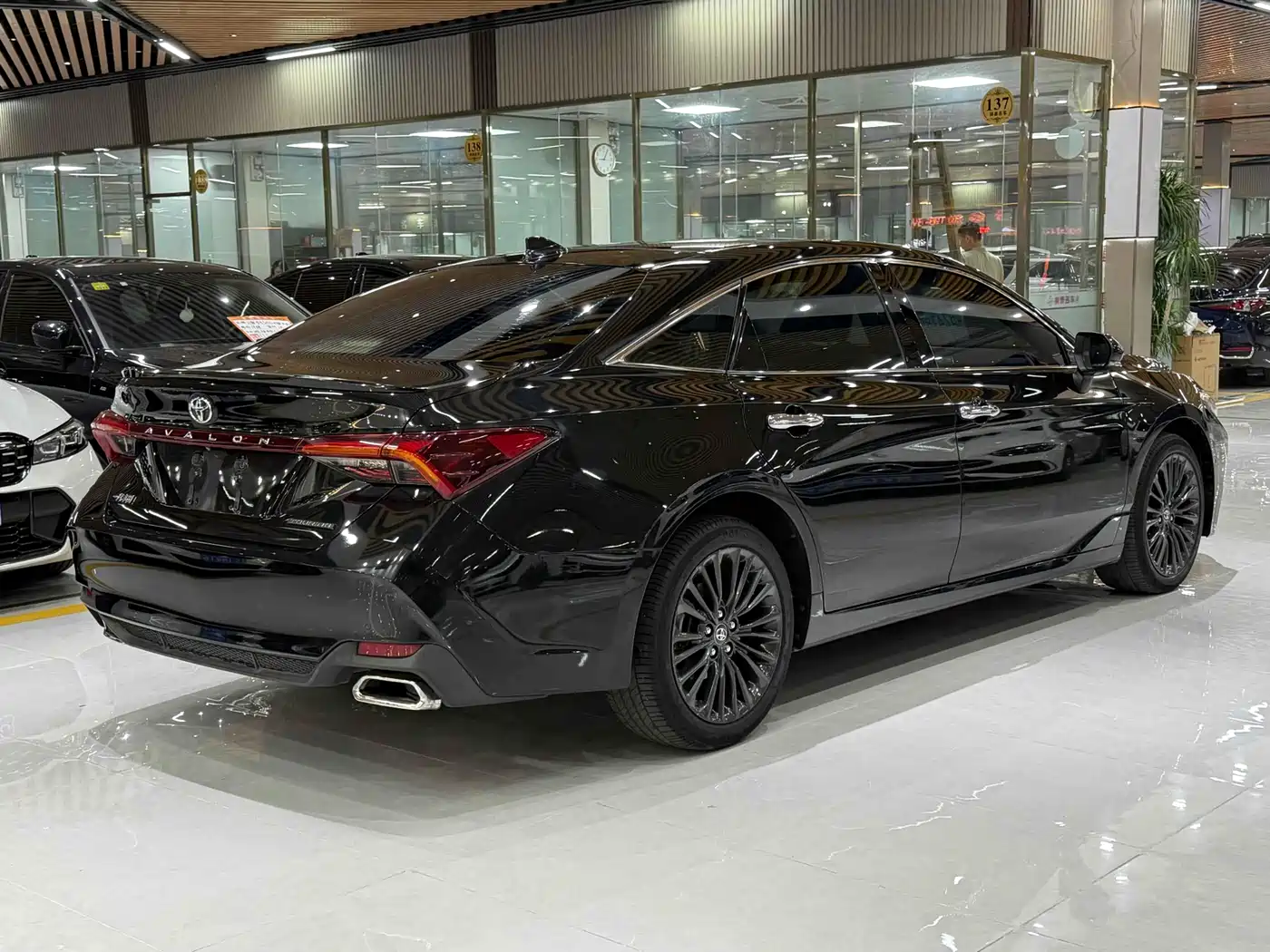 Toyota Avalon 2019 2.5L Touring Premium (China V) фото 4