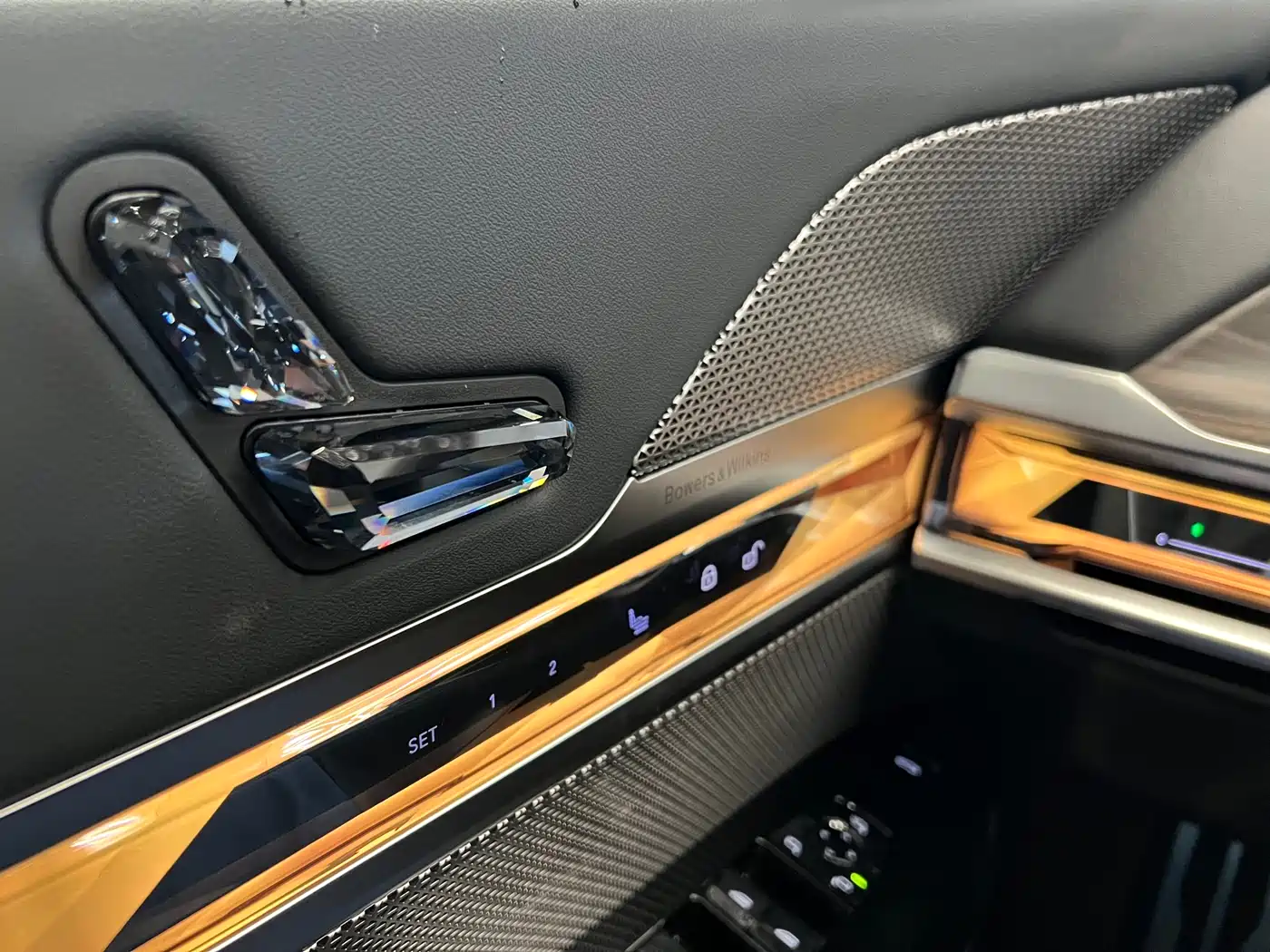 BMW 7 Series 2023 Model 740Li Leading M Sport Package фото 15