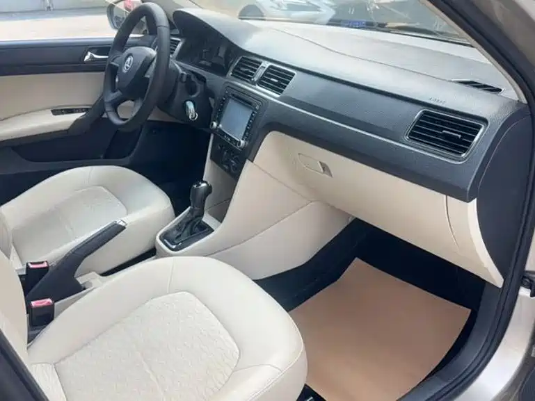 Photo 7 - Škoda Rapid