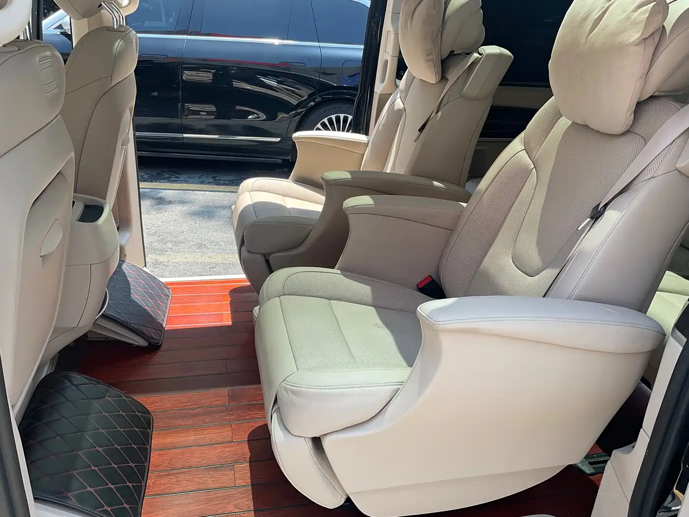 Mercedes-Benz V-Class 2018 V 260 Premium Edition China VI фото 11