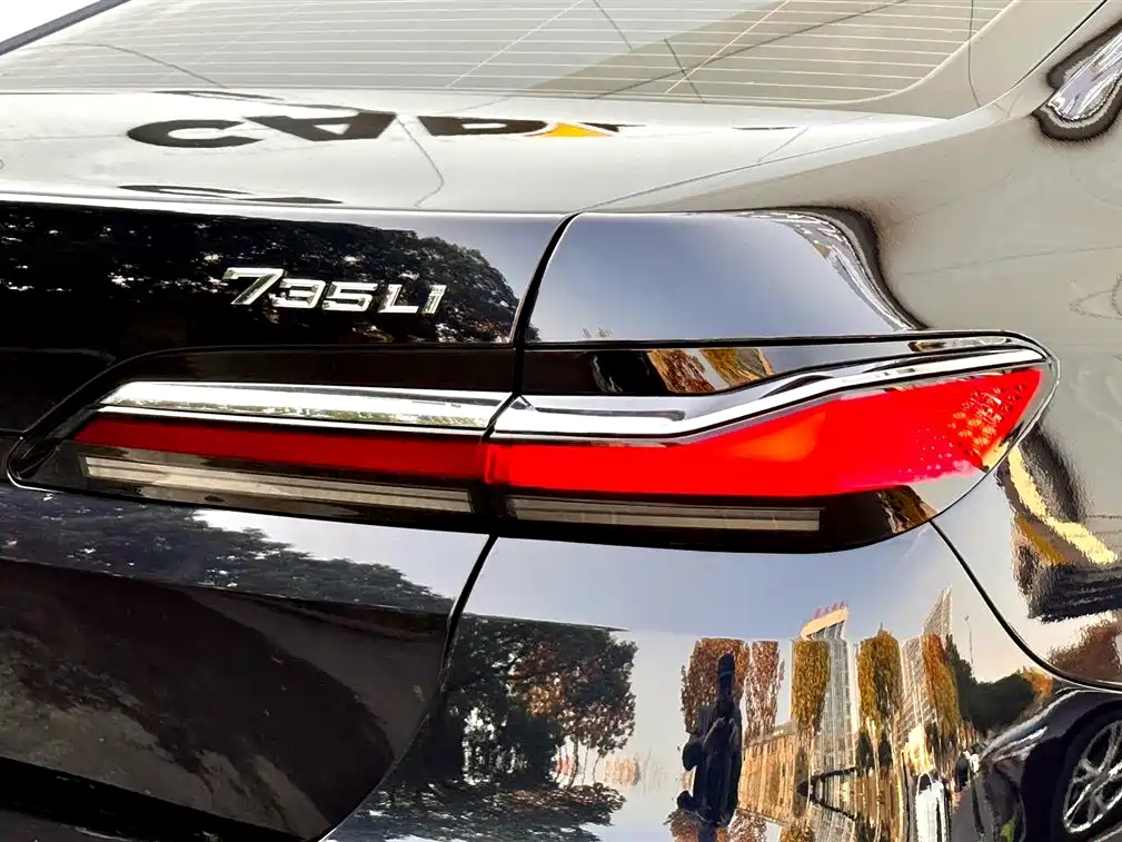 BMW 7 Series 2023 Model 735Li M Sport Package фото 11