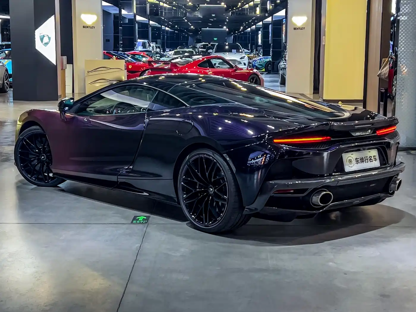 MCLAREN GT
