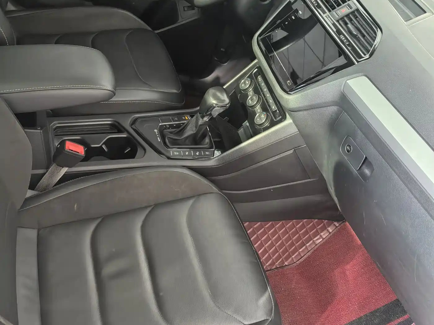 Volkswagen Tiguan L 2020 330TSI Auto 2WD Smart Luxury China VI фото 9
