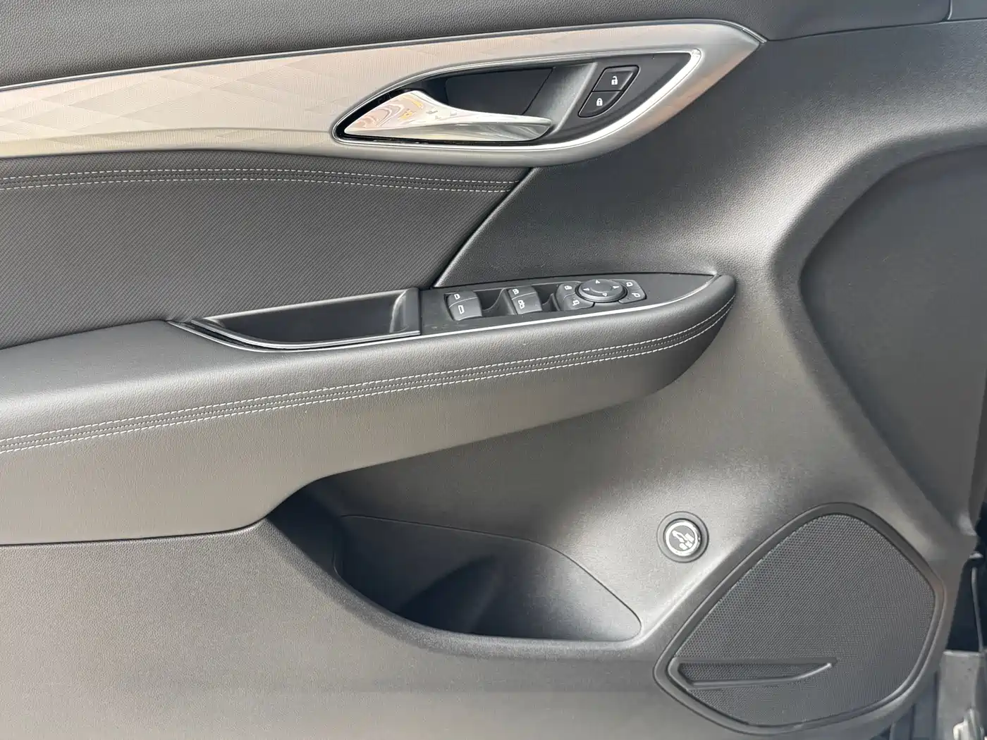 Buick Envision Plus 2025 Enclave Plus 28T 2WD Platinum Edition фото 7