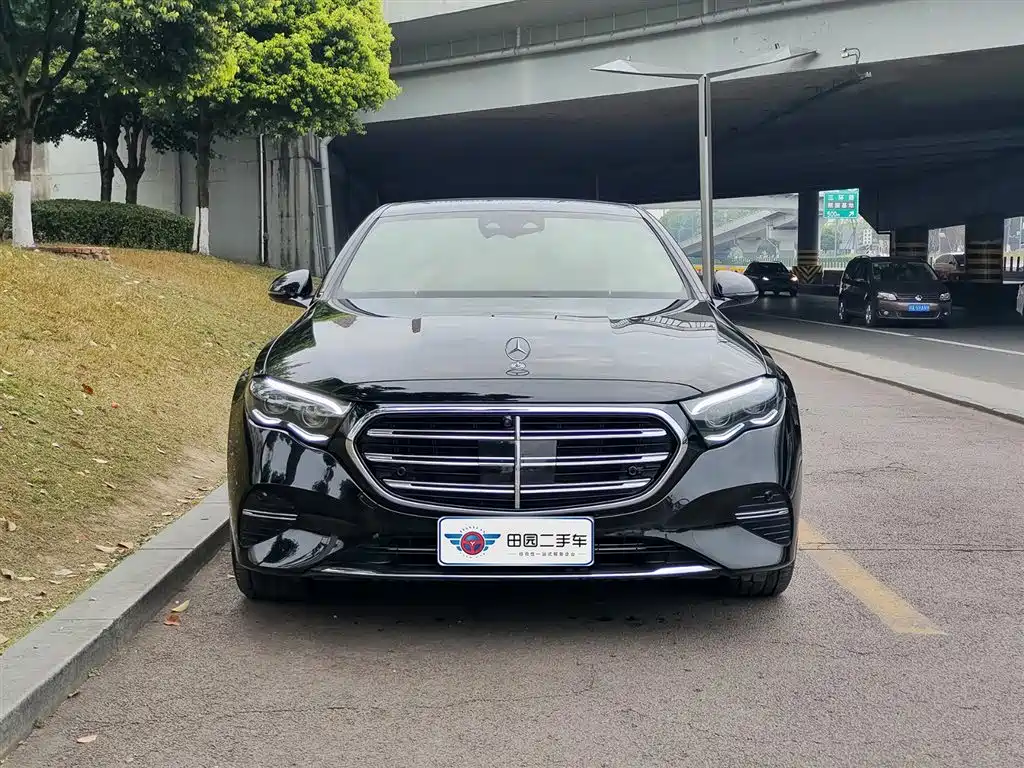 Mercedes-Benz E-Class 2024 E 300 L Fashion фото 2