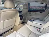 Фото 10 - Lexus LS