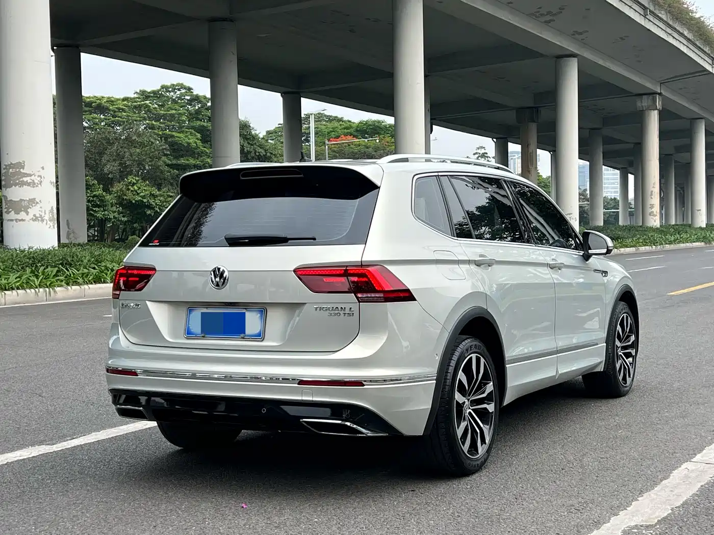 Volkswagen Tiguan L 2019 330TSI Automatic 2WD R-Line Flagship Edition China VI фото 21