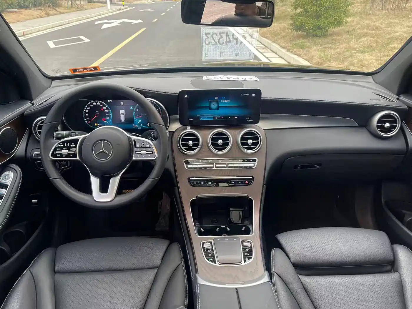 Mercedes-Benz GLC 2022 Model GLC 260 L 4MATIC Luxury Edition фото 11