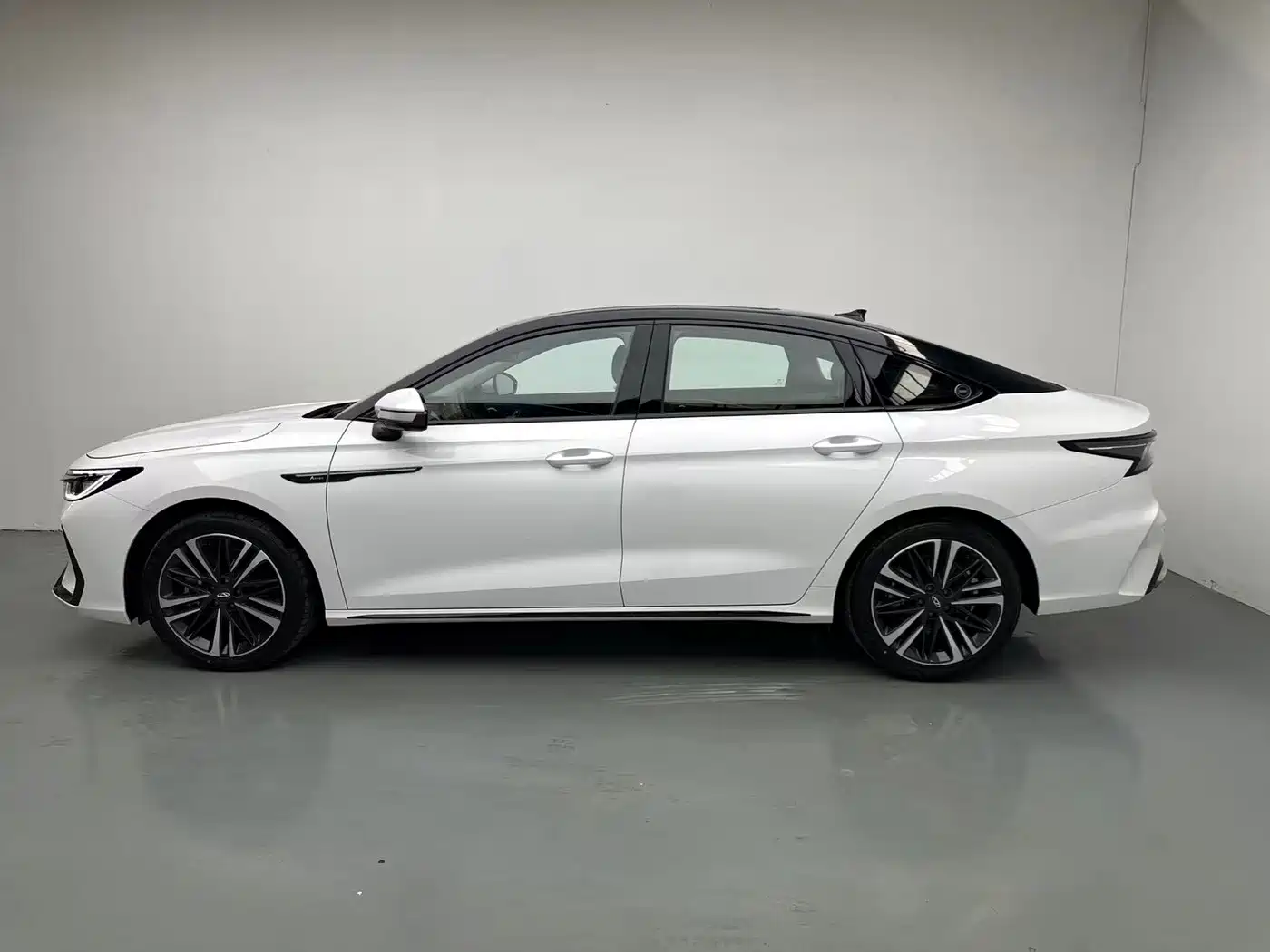 Chery Arrizo 8 2025 2024 High Performance 2.0T DCT Sport