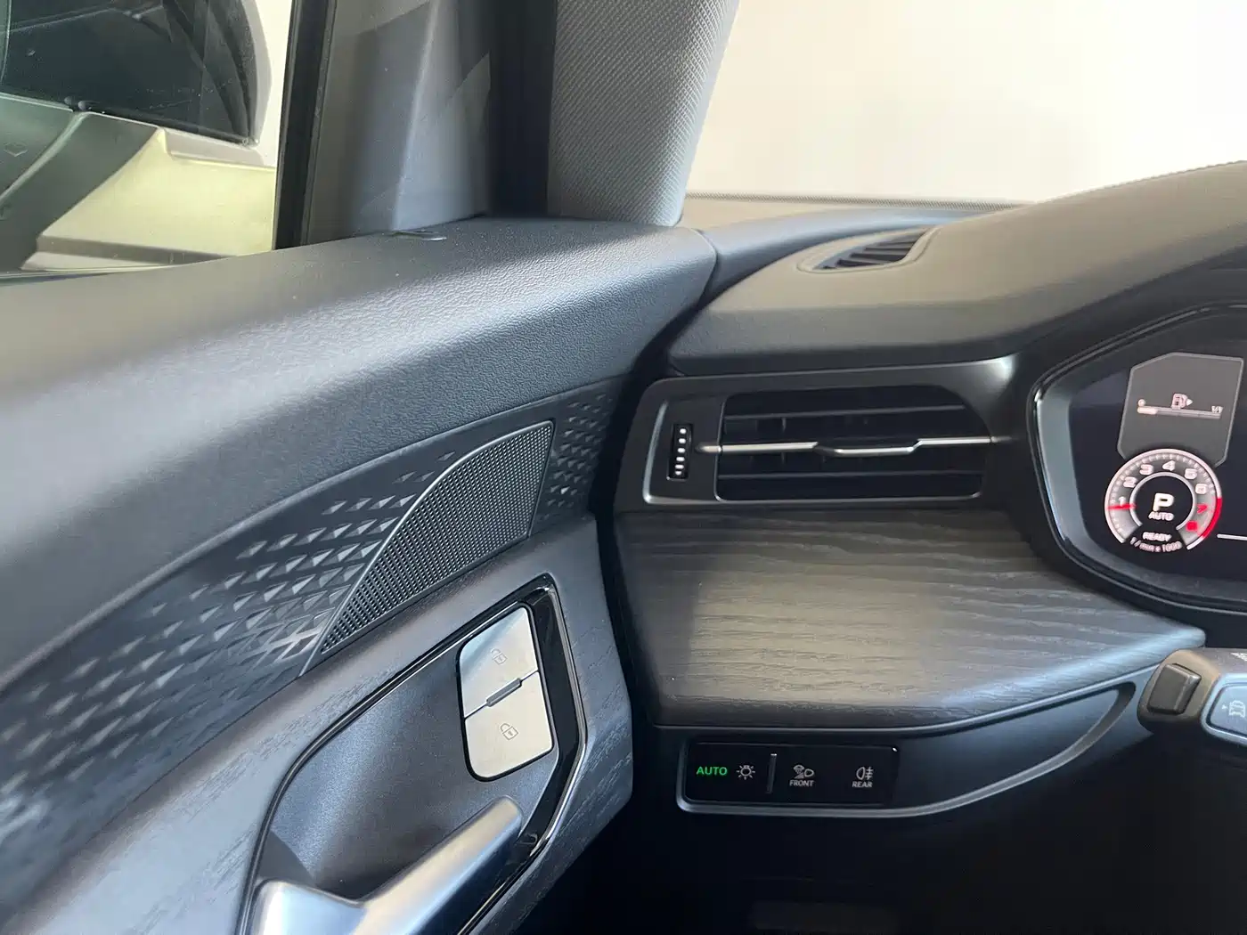 Audi Q6 2024 2024 40 TFSI quattro Cloud View Yulin Package 7-seater
