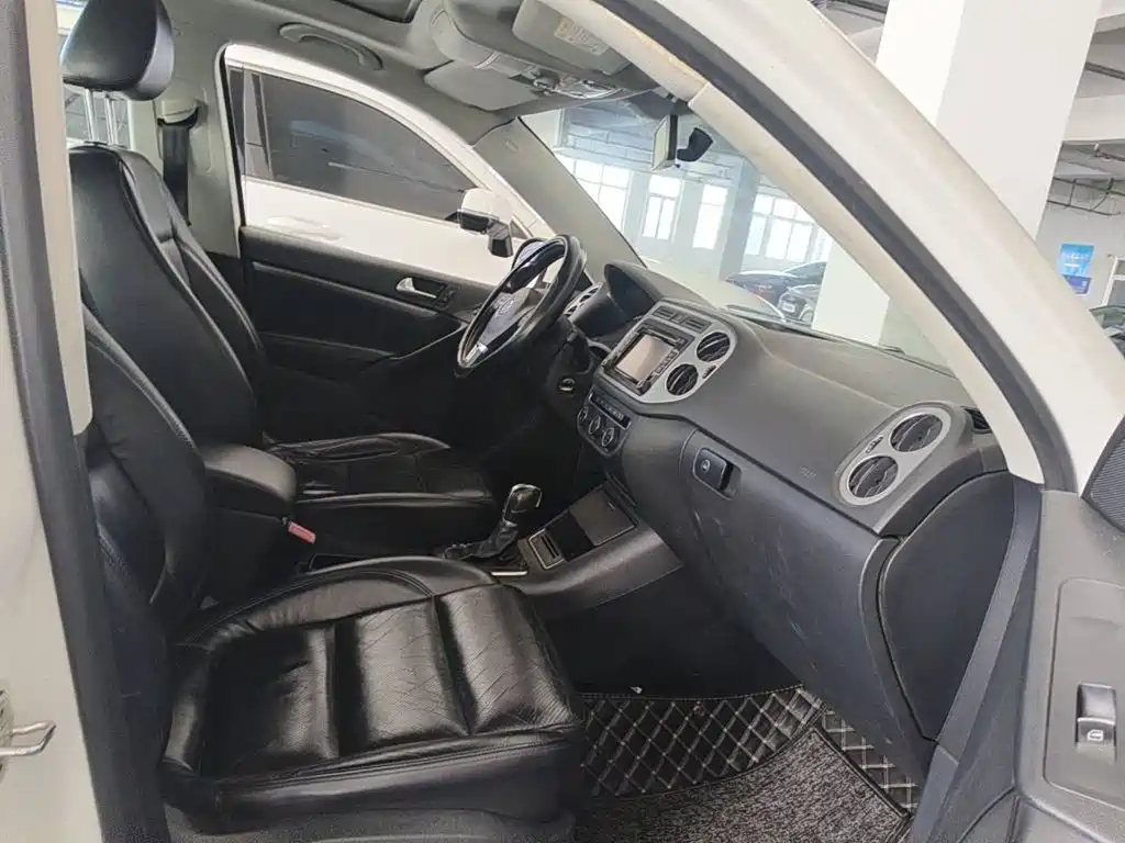 Фото 13 - Volkswagen Tiguan