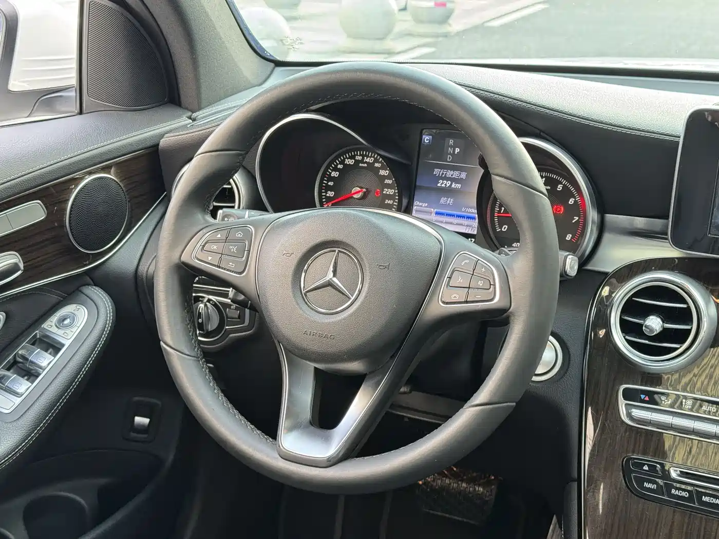 Mercedes-Benz GLC 2016 GLC 260 4MATIC Luxury фото 10