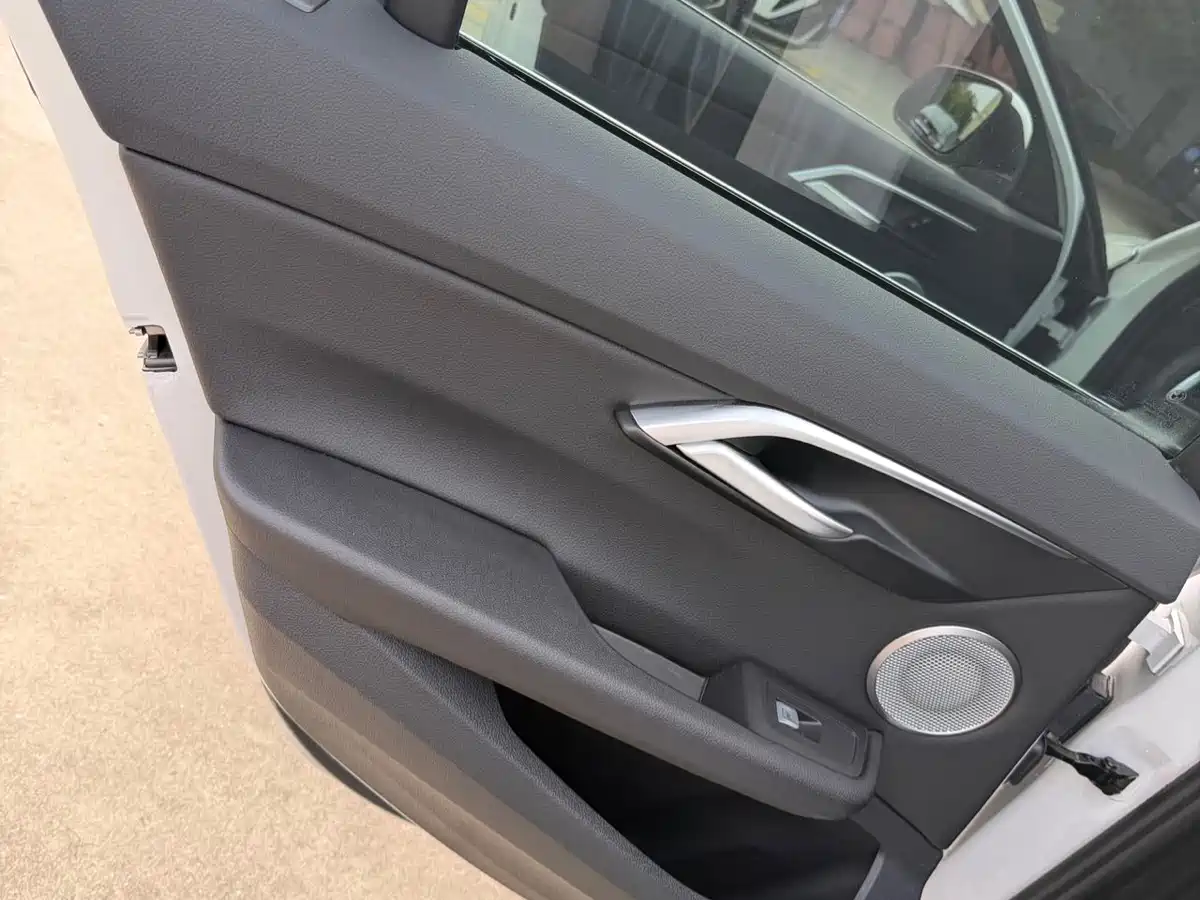 BMW 1 Series 2022 120i M Sport фото 15