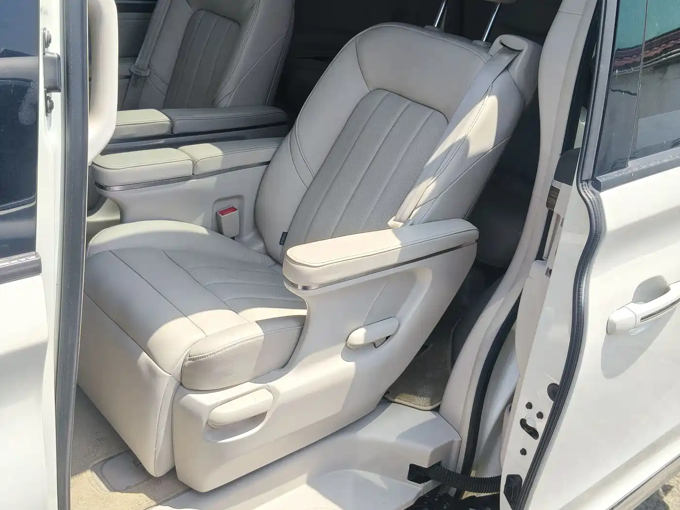GAC Trumpchi Trumpchi M8 2018 320T Premium Edition фото 13
