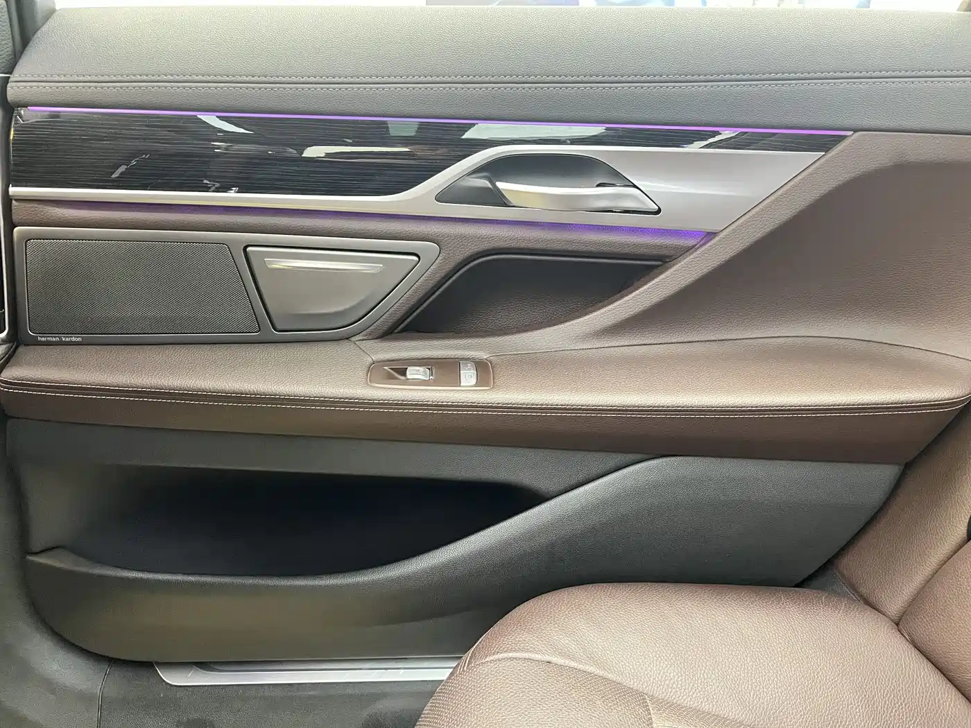 BMW 7 Series 2018 730Li Leading Type M Sport Package фото 25