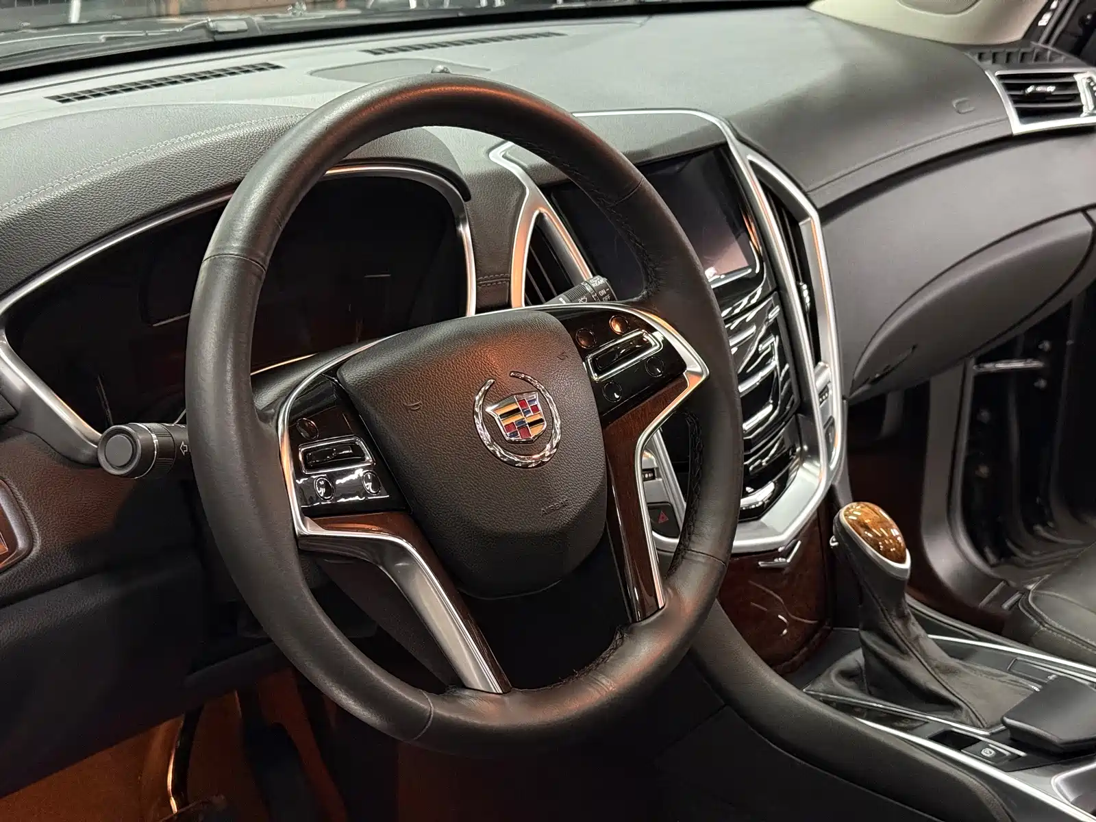 Фото 11 - Cadillac SRX