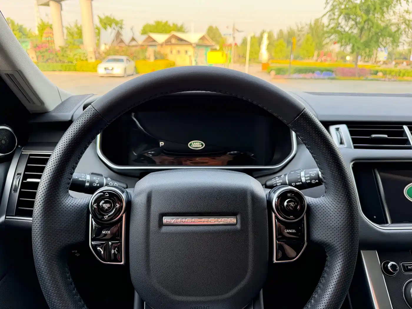 Land Rover Range Rover Sport 2015 3.0 SC V6 HSE DYNAMIC фото 17