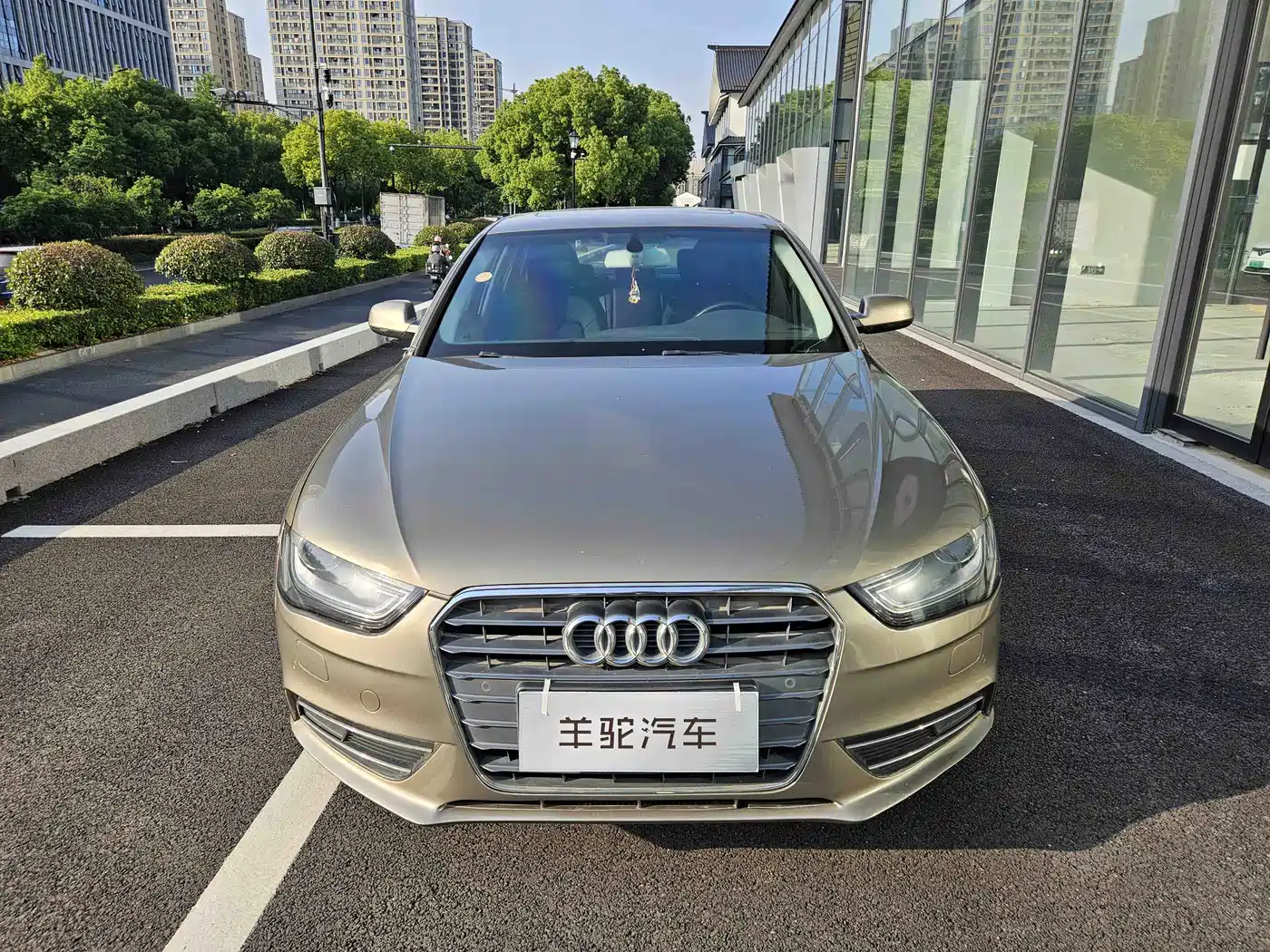 Audi A4L 2013 35 TFSI Automatic Standard фото 2
