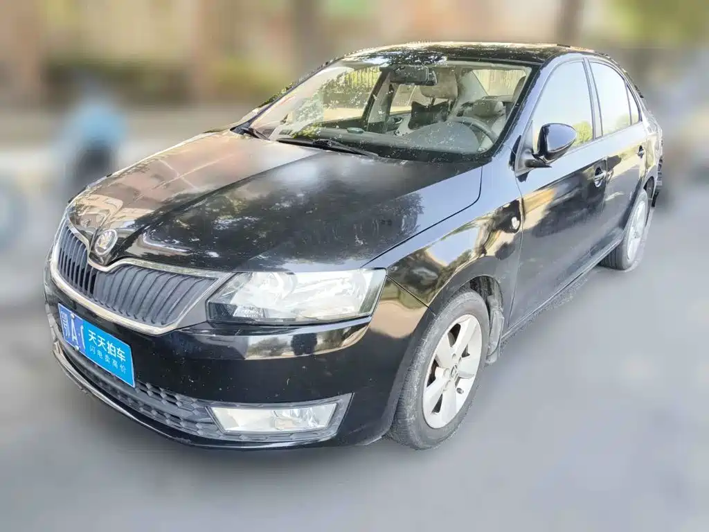 Photo 1 - Škoda Rapid