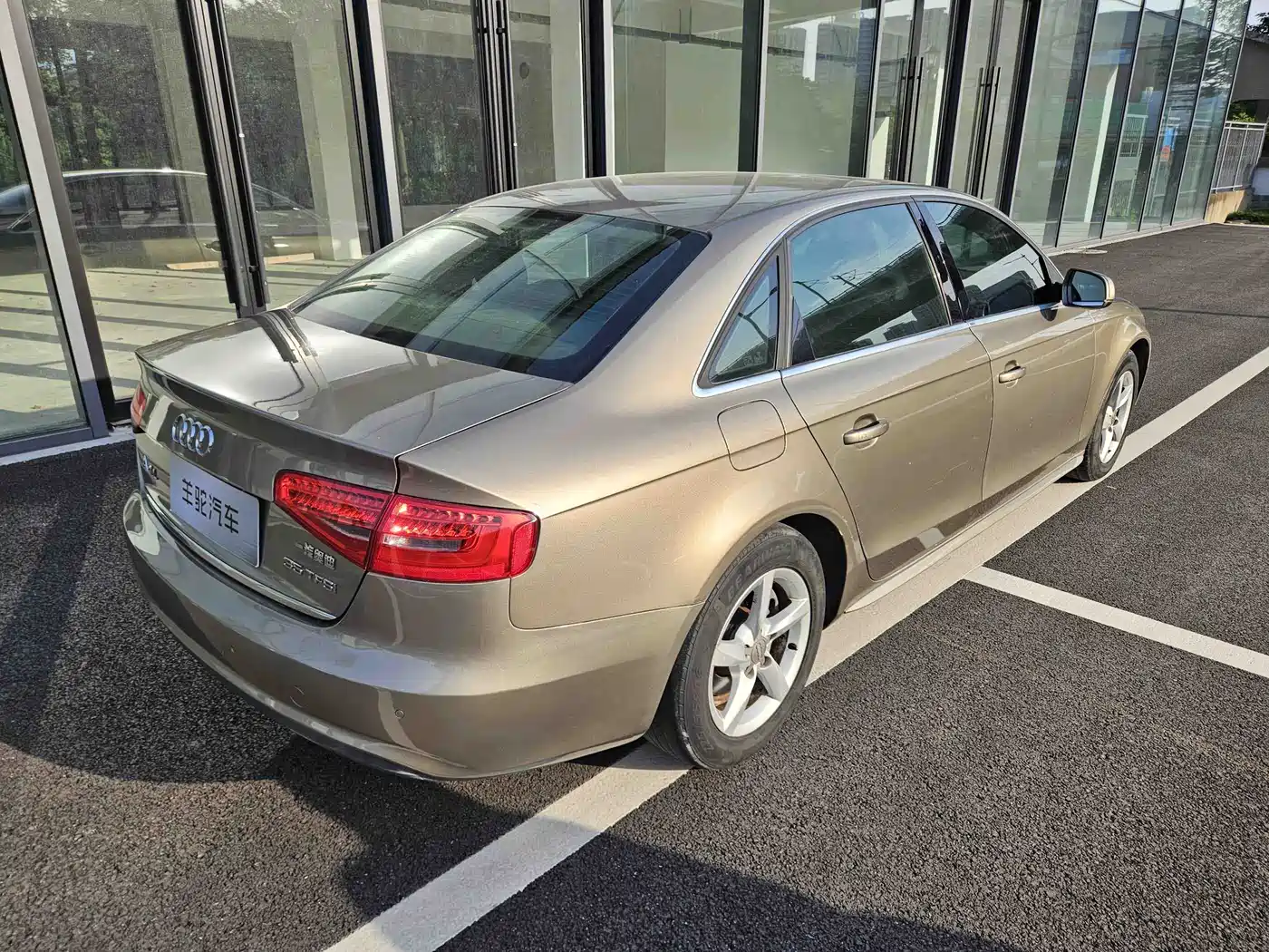 Audi A4L 2013 35 TFSI Automatic Standard фото 11