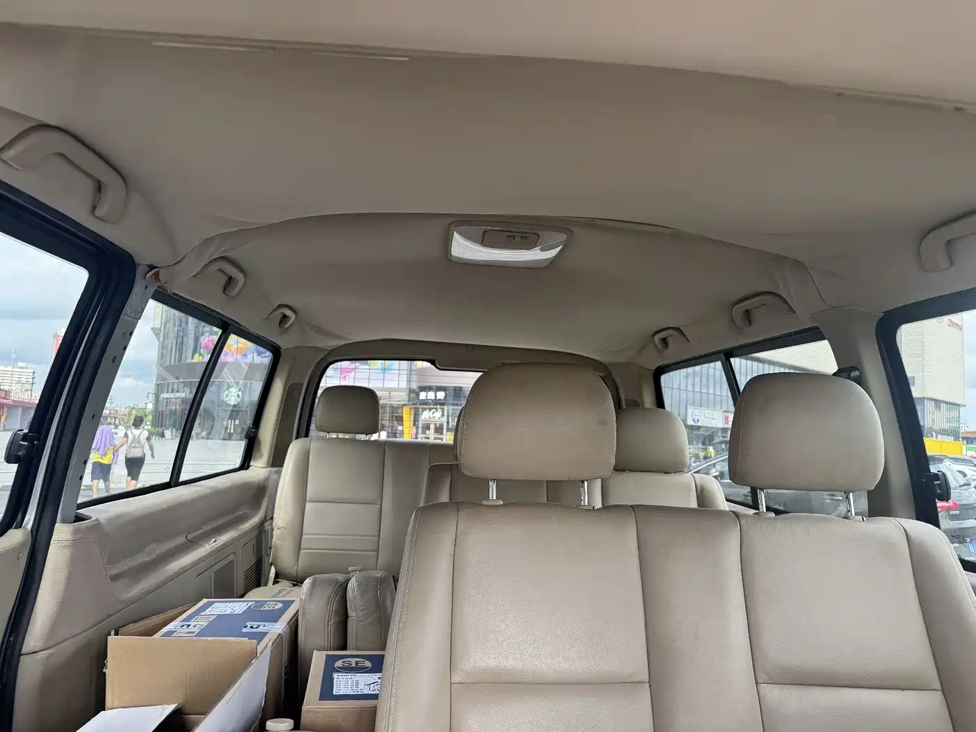 Jinbei Grace 2010 2010 2.7L-3rd Gen Imperial Luxury Long Wheelbase 11-seater 2TR