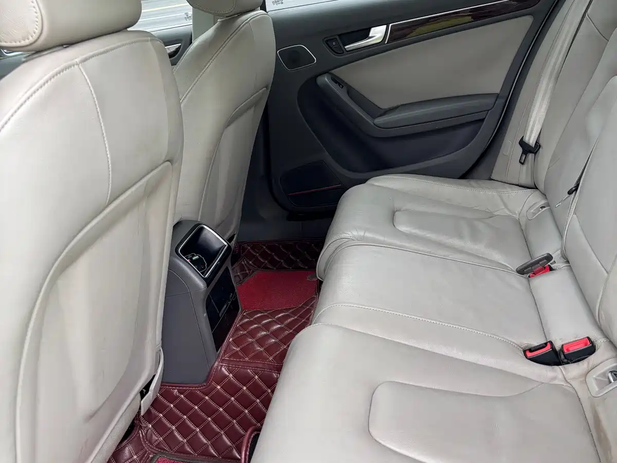 Audi A4L 2012 2.0 TFSI Auto Comfort фото 5