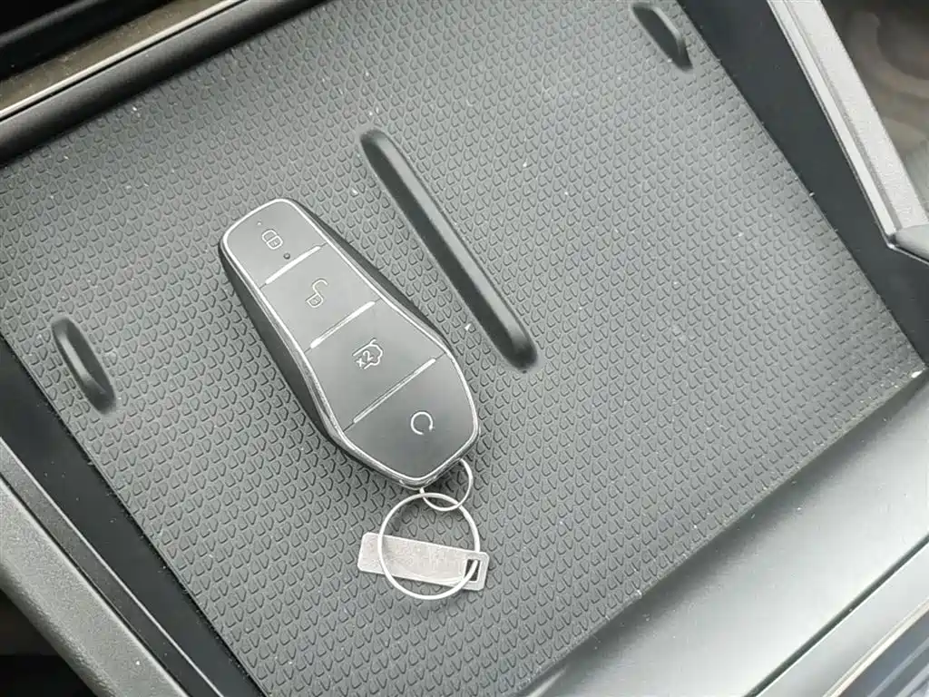 BYD Qin L 2025 DM-i Smart Drive Edition 80KM Leading фото 9