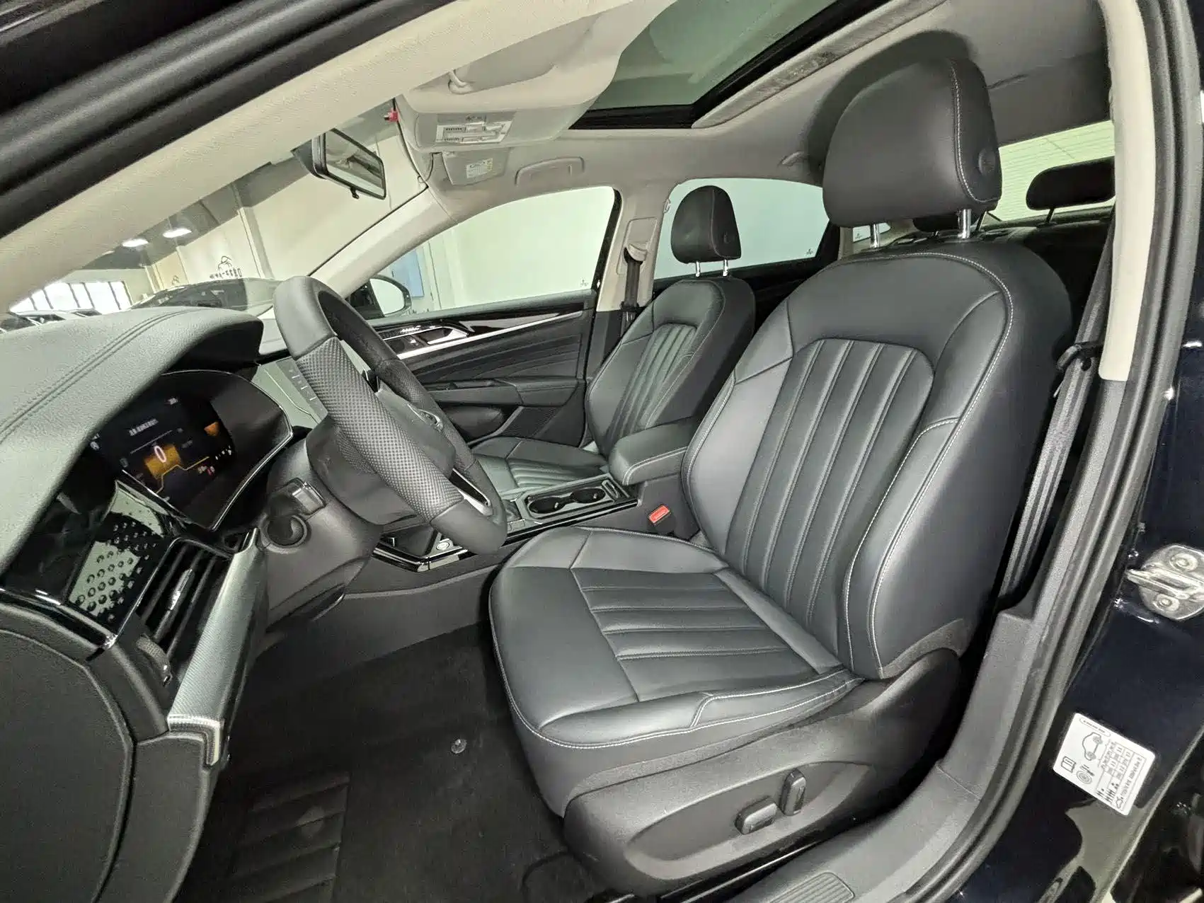 صورة 7 - Volkswagen Passat
