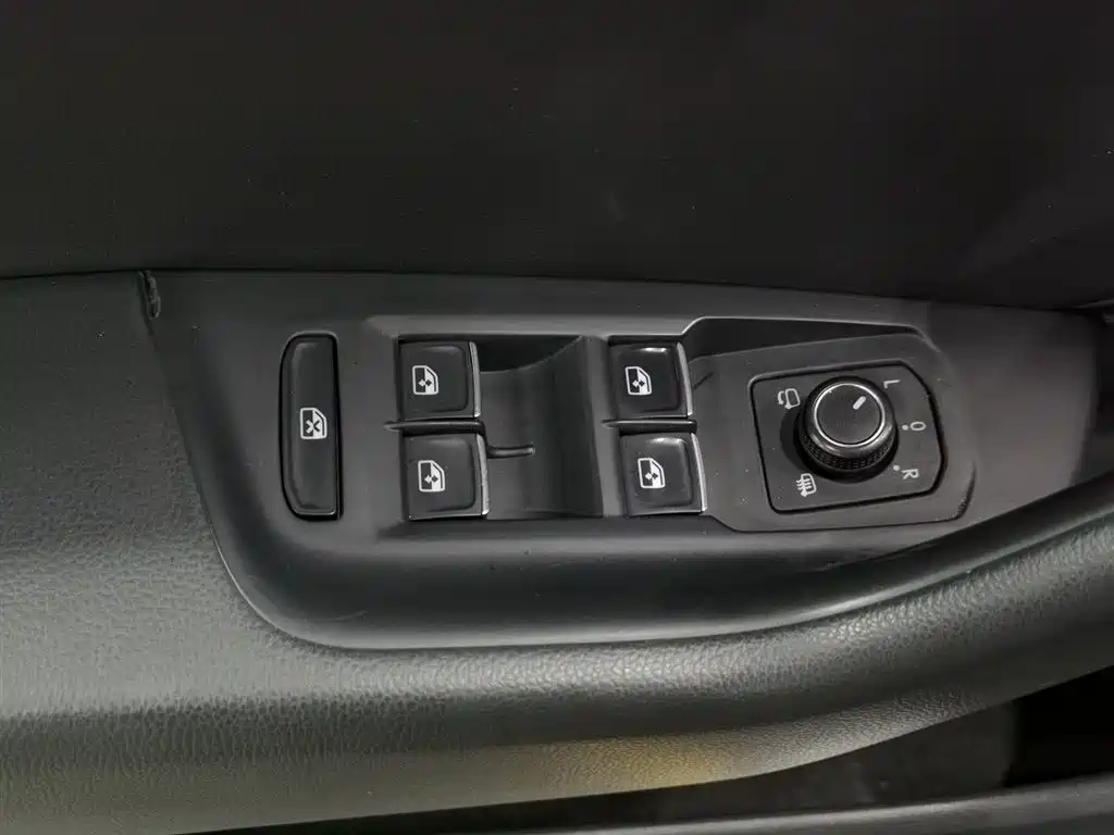 Volkswagen Magotan 2019 330TSI DSG Leading China VI фото 9