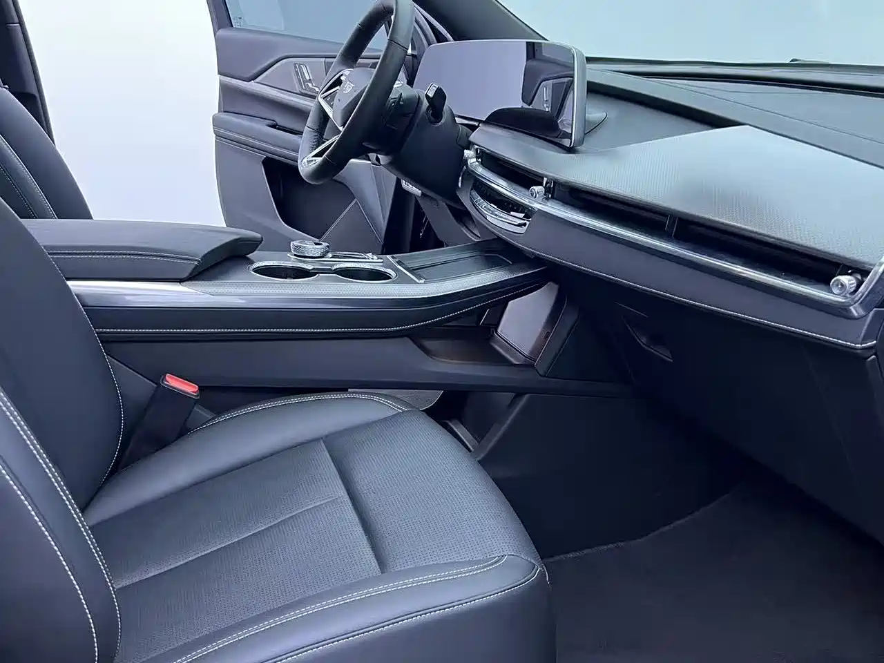 Cadillac XT5 2025 2.0T Luxury фото 14