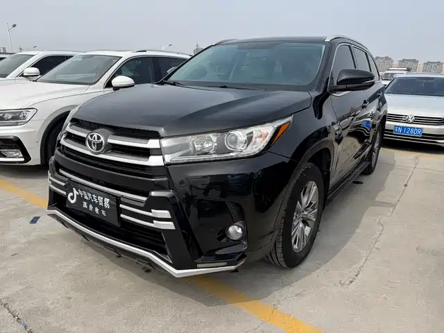 TOYOTA HIGHLANDER