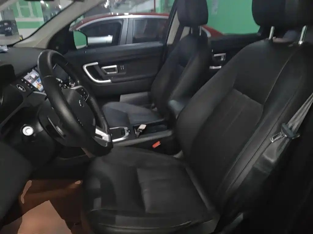 Land Rover Discovery Sport 2017 2.0T HSE фото 15