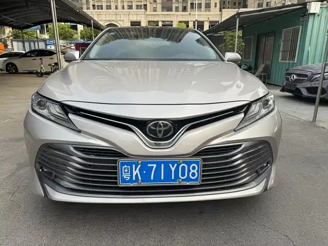 TOYOTA CAMRY