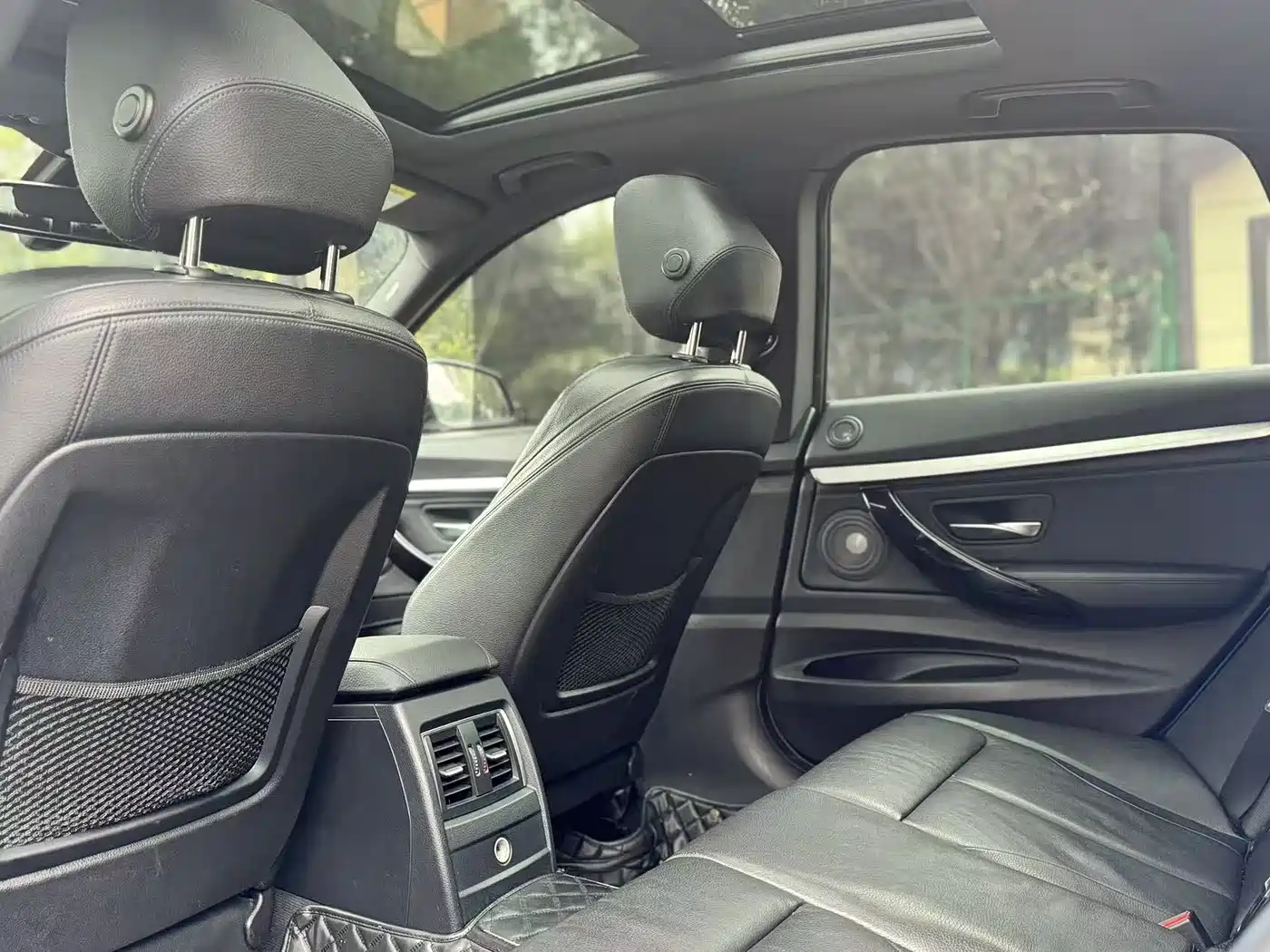 BMW 3 Series GT 2019 320i M Sport Black Night Edition фото 5
