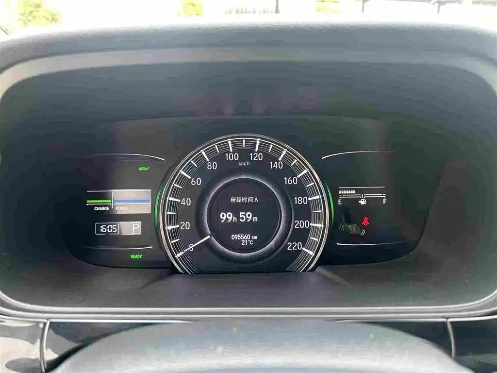 Honda Elysion 2019 2.0L Hybrid Luxury Edition фото 11