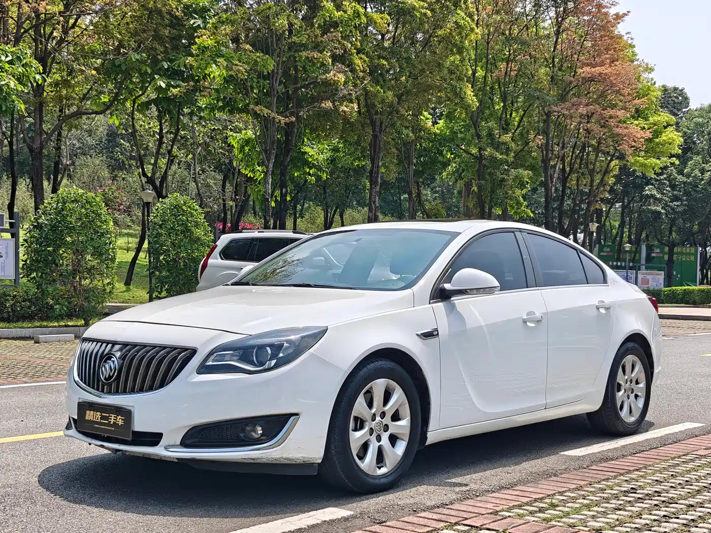 Buick Regal 2015 1.6T Leading Tech Edition